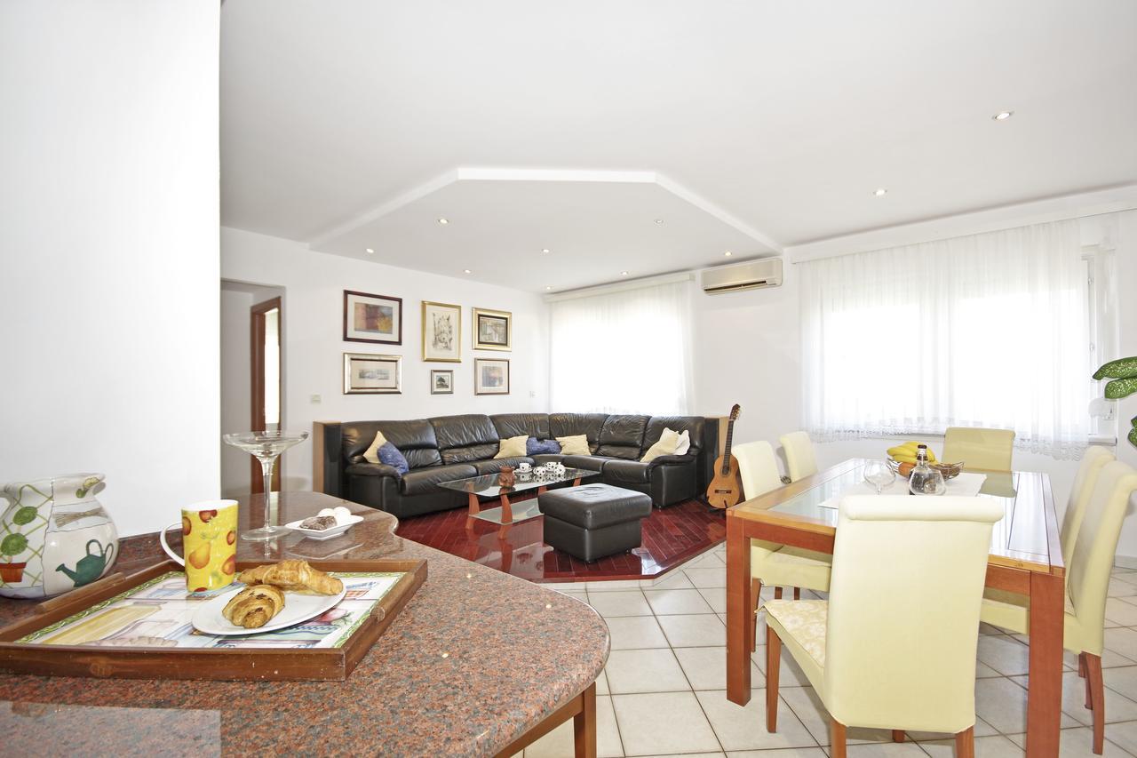 D & J Apartment Сплит Экстерьер фото